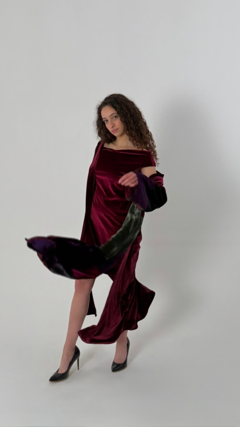Red dress with colored abaya - Image 2