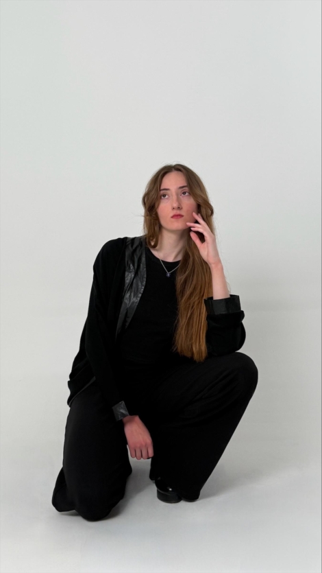 black abaya - Image 2